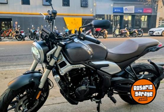 Motos - Voge 500 AC 2024 Nafta 3100Km - En Venta