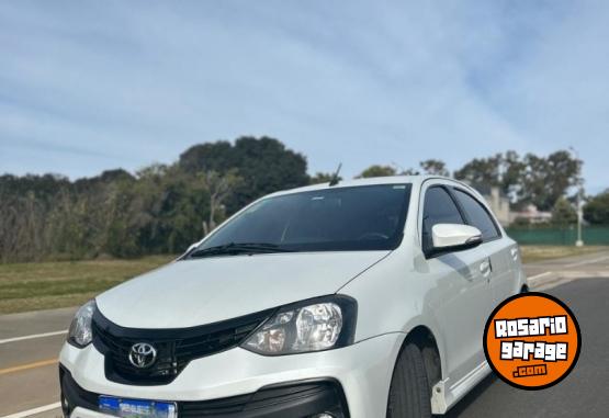 Autos - Toyota ETIOS XLS 2021 Nafta 80950Km - En Venta