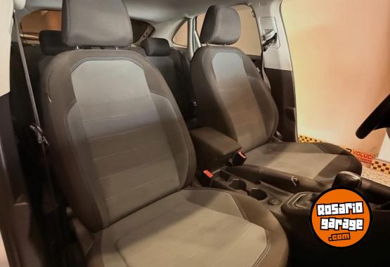 Autos - Volkswagen Nivus confortline 2021 Nafta 72000Km - En Venta