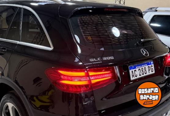 Autos - Mercedes Benz GLC300 4 MATIC 2018 Nafta 190000Km - En Venta
