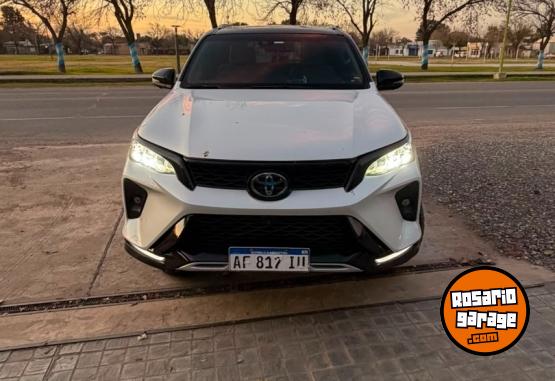 Camionetas - Toyota Sw4 Diamond 2023 Diesel 70000Km - En Venta