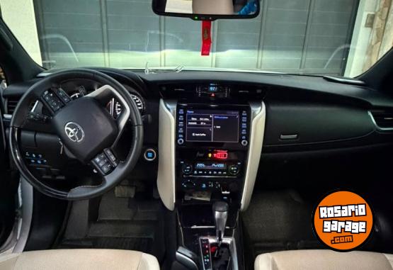 Camionetas - Toyota Sw4 Diamond 2023 Diesel 70000Km - En Venta