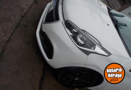 Autos - Peugeot 208 active 2017 Nafta 105300Km - En Venta