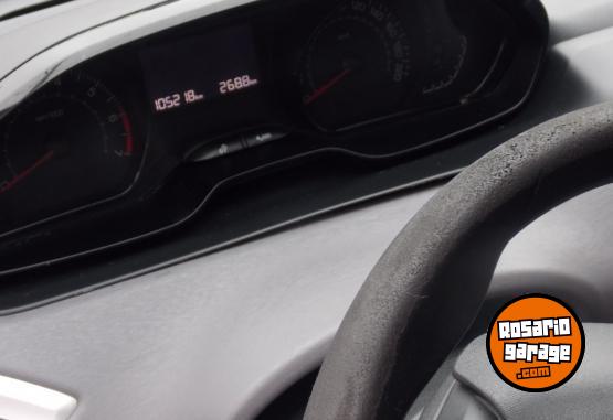 Autos - Peugeot 208 active 2017 Nafta 105300Km - En Venta