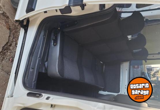 Utilitarios - Peugeot Partner 1.6 HDI 2015 Diesel 46500Km - En Venta