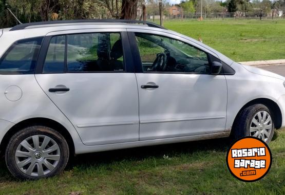 Autos - Volkswagen Suran 1.6 2010 Nafta 232000Km - En Venta