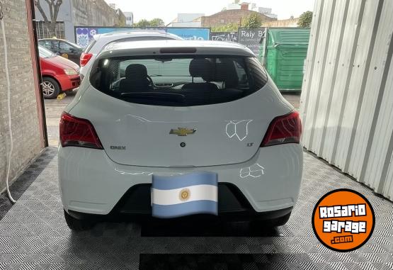 Autos - Chevrolet Ónix LT 2017 Nafta 78500Km - En Venta