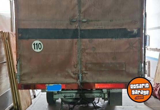 Camiones y Gr�as - REANULT MASTER CON ESTRUCTURA DE HIERRO +LONA - En Venta