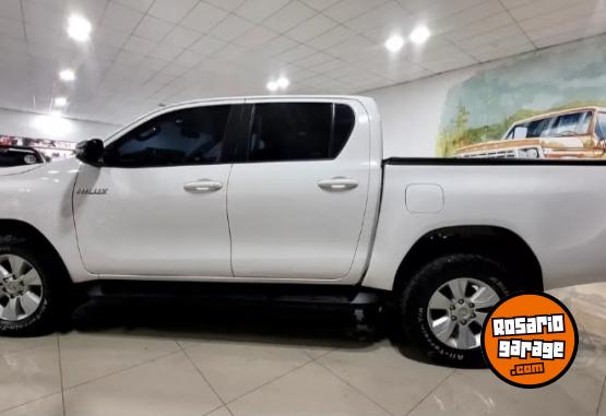 Camionetas - Toyota Hilux 2018 Nafta 198000Km - En Venta
