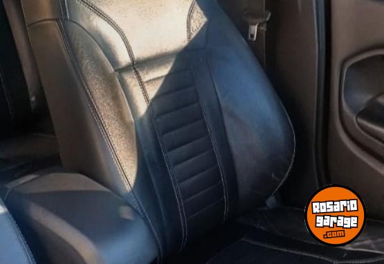 Autos - Ford FIESTA TITANIUM 2015 Nafta 143000Km - En Venta