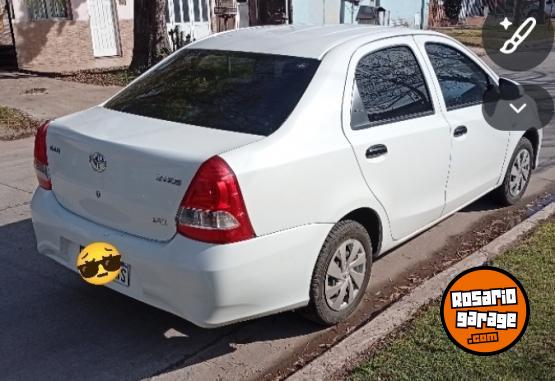 Autos - Toyota Etios 2017 GNC 73500Km - En Venta
