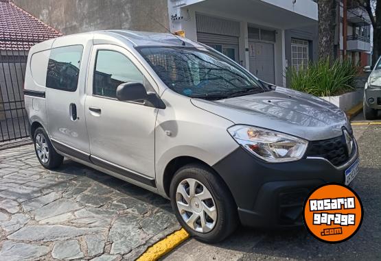 Utilitarios - Renault KANGOO 2023 Nafta 51000Km - En Venta