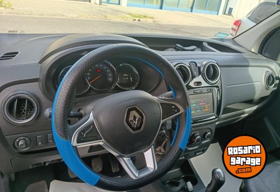 Utilitarios - Renault KANGOO 2023 Nafta 51000Km - En Venta
