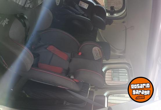 Utilitarios - Renault KANGOO 2023 Nafta 51000Km - En Venta