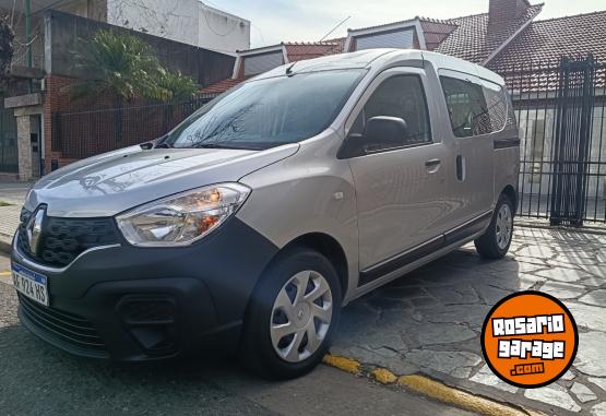 Utilitarios - Renault KANGOO 2023 Nafta 51000Km - En Venta