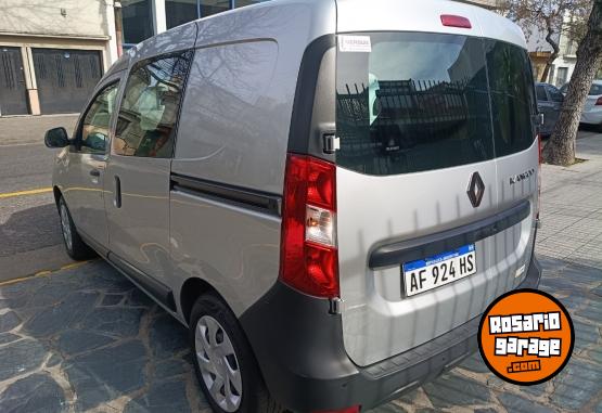 Utilitarios - Renault KANGOO 2023 Nafta 51000Km - En Venta