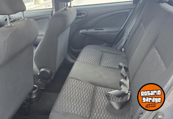 Autos - Volkswagen Fox 2011 Nafta 90000Km - En Venta