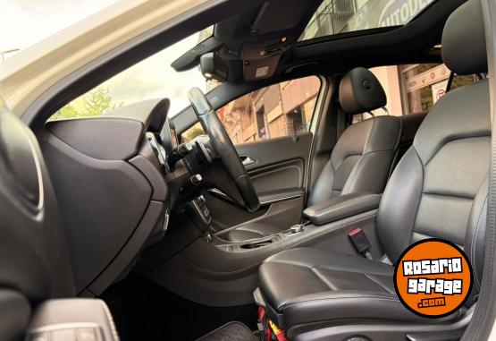 Autos - Mercedes Benz GLA 200 Urban 2018 Nafta 160000Km - En Venta