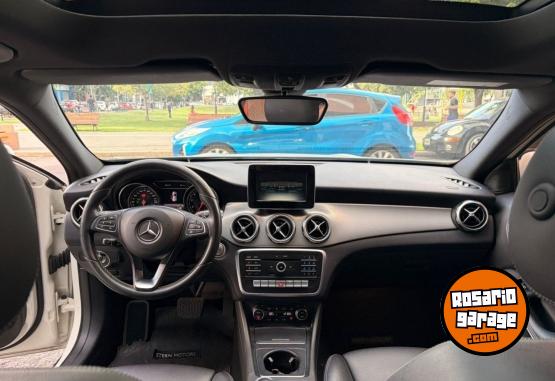 Autos - Mercedes Benz GLA 200 Urban 2018 Nafta 160000Km - En Venta