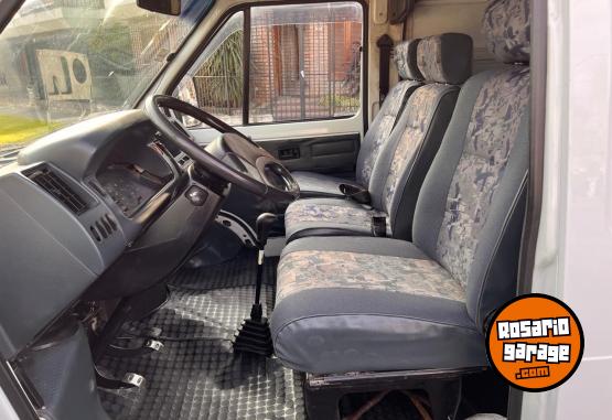 Utilitarios - Renault Trafic larga 2002 Diesel 500Km - En Venta