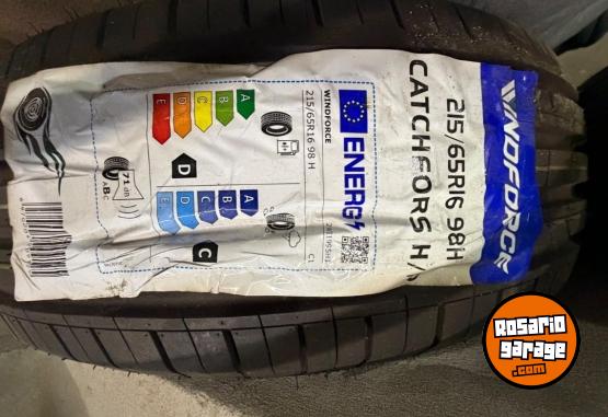 Accesorios para Autos - Juego de cubiertas nuevas - En Venta