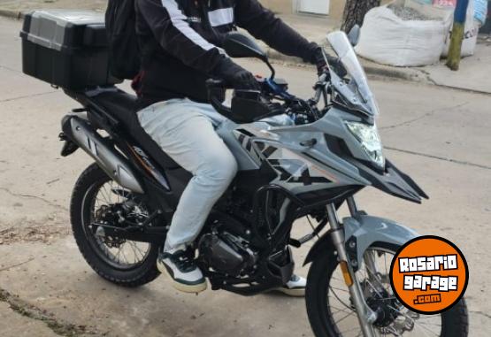 Motos - Corven Triax adv. 250cc 2026 Nafta 5000Km - En Venta