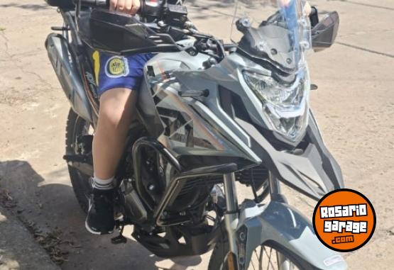 Motos - Corven Triax adv. 250cc 2026 Nafta 5000Km - En Venta