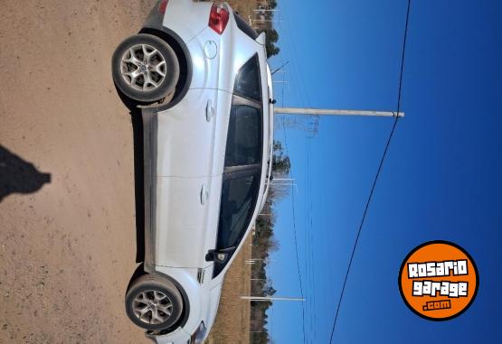 Camionetas - Ford Kuga Titanium 2.5 at 4x4 2013 Nafta 180000Km - En Venta