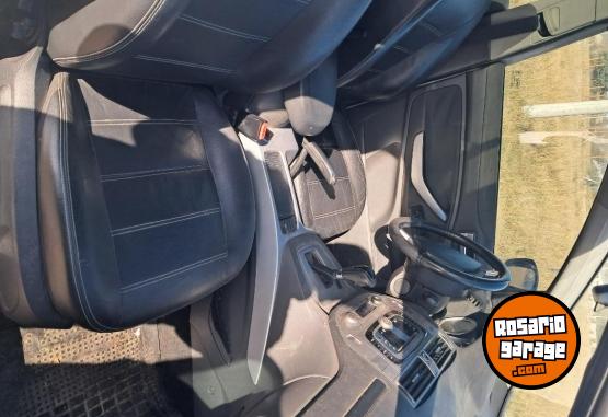 Camionetas - Ford Kuga Titanium 2.5 at 4x4 2013 Nafta 180000Km - En Venta