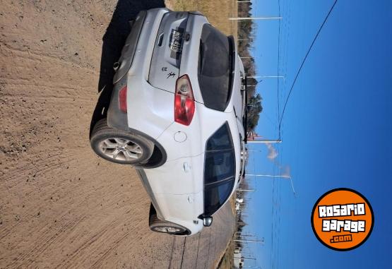Camionetas - Ford Kuga Titanium 2.5 at 4x4 2013 Nafta 180000Km - En Venta