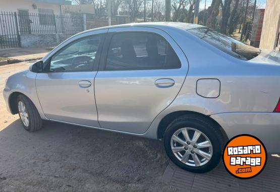 Autos - Toyota Etios 2017 Nafta 112000Km - En Venta