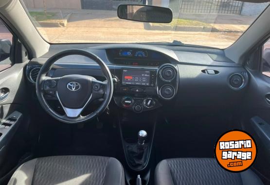 Autos - Toyota Etios 2017 Nafta 112000Km - En Venta