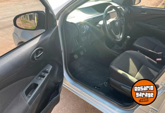 Autos - Toyota Etios 2017 Nafta 112000Km - En Venta