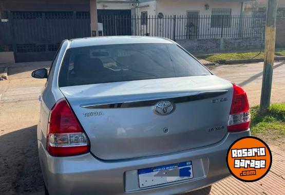 Autos - Toyota Etios 2017 Nafta 112000Km - En Venta