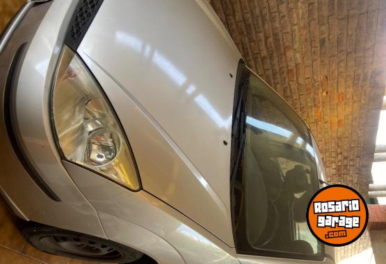 Autos - Ford 2005 1.6 ambiente 2005 Nafta 106000Km - En Venta