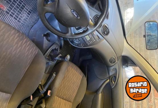 Autos - Ford 2005 1.6 ambiente 2005 Nafta 106000Km - En Venta