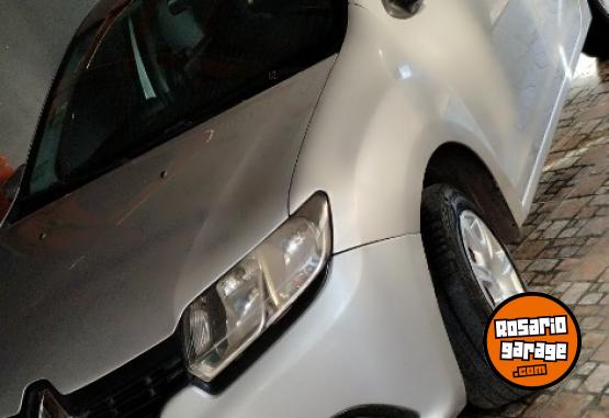 Autos - Renault Logan 2015 GNC 130000Km - En Venta