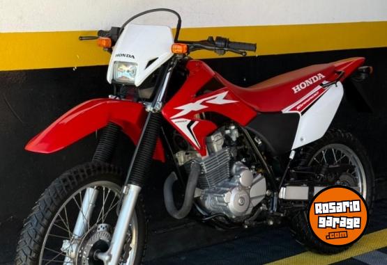 Motos - Honda Tornado 2022 Nafta 11000Km - En Venta