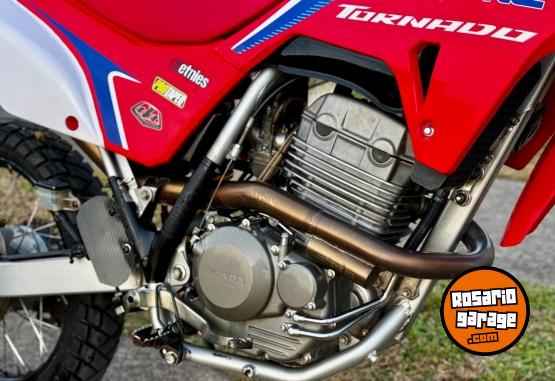 Motos - Honda TORNADO 293 CC UNICA!!!!! 2011 Nafta 1111Km - En Venta