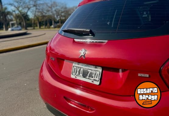 Autos - Peugeot 208 feline 2015 Nafta 17600Km - En Venta