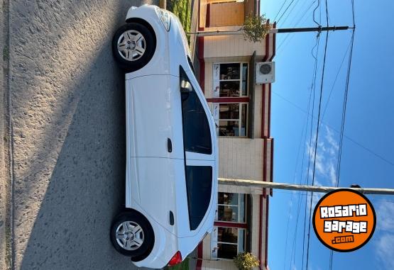 Autos - Chevrolet Onix Joy 2017 Nafta 97300Km - En Venta