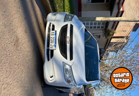 Autos - Chevrolet Onix Joy 2017 Nafta 97300Km - En Venta