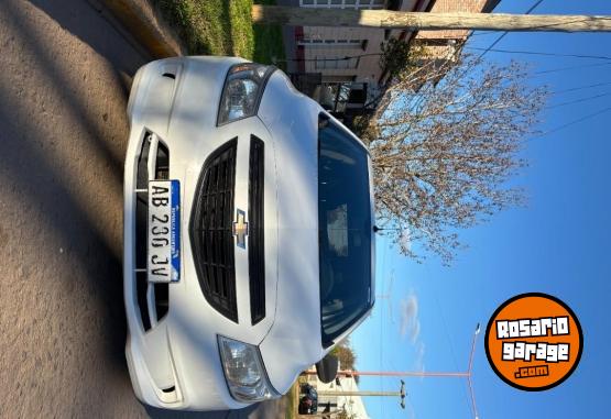 Autos - Chevrolet Onix Joy 2017 Nafta 97300Km - En Venta