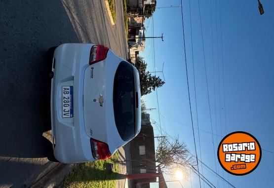 Autos - Chevrolet Onix Joy 2017 Nafta 97300Km - En Venta
