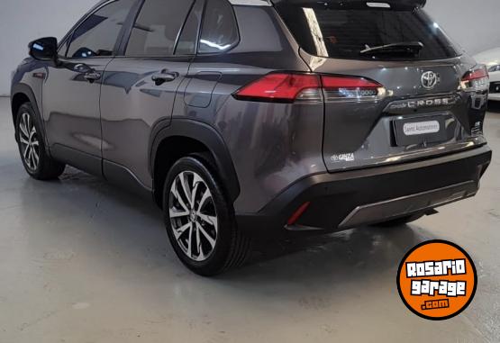 Autos - Toyota COROLLA CROSS SEG NAFTA 2021 Nafta 62000Km - En Venta