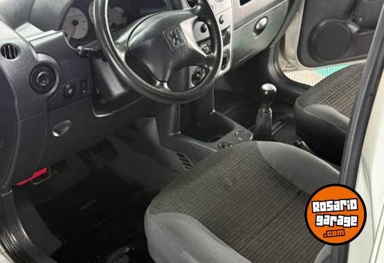 Utilitarios - Peugeot 2014 2014 Nafta 200000Km - En Venta