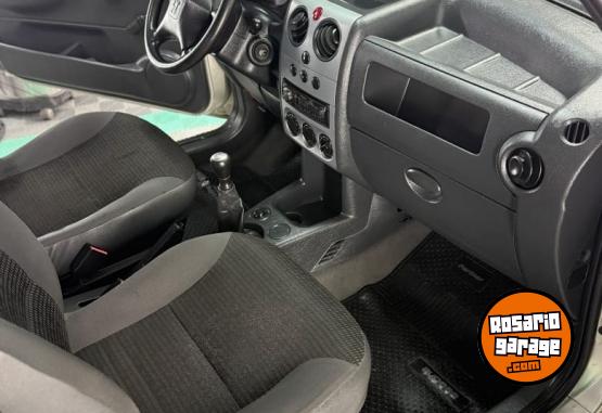 Utilitarios - Peugeot 2014 2014 Nafta 200000Km - En Venta