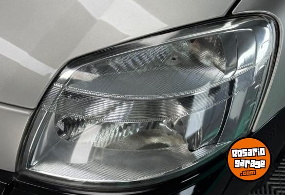 Utilitarios - Peugeot 2014 2014 Nafta 200000Km - En Venta