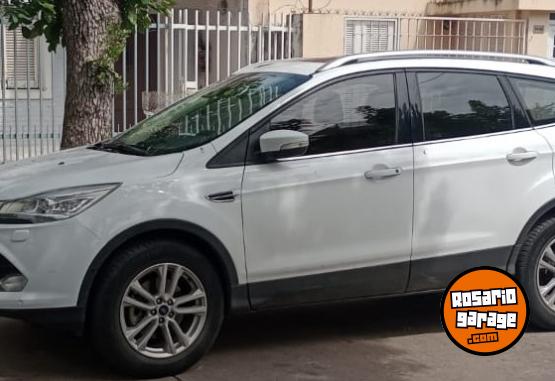 Camionetas - Ford Kuga Titanium 2.0 AWD 2016 Nafta 157000Km - En Venta