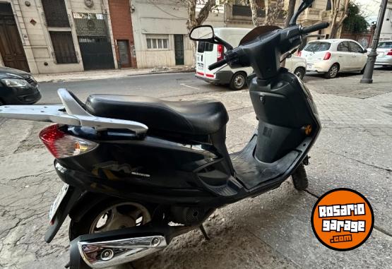Motos - Suzuki AN 125 2017 Nafta 26400Km - En Venta